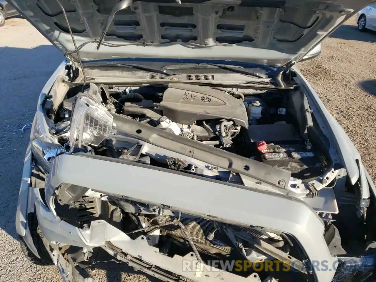 7 Photograph of a damaged car 5TFCZ5AN6LX213881 TOYOTA TACOMA 2020