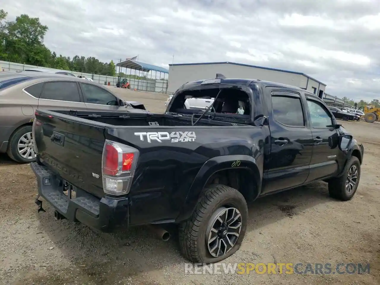 4 Фотография поврежденного автомобиля 5TFCZ5AN6LX221950 TOYOTA TACOMA 2020