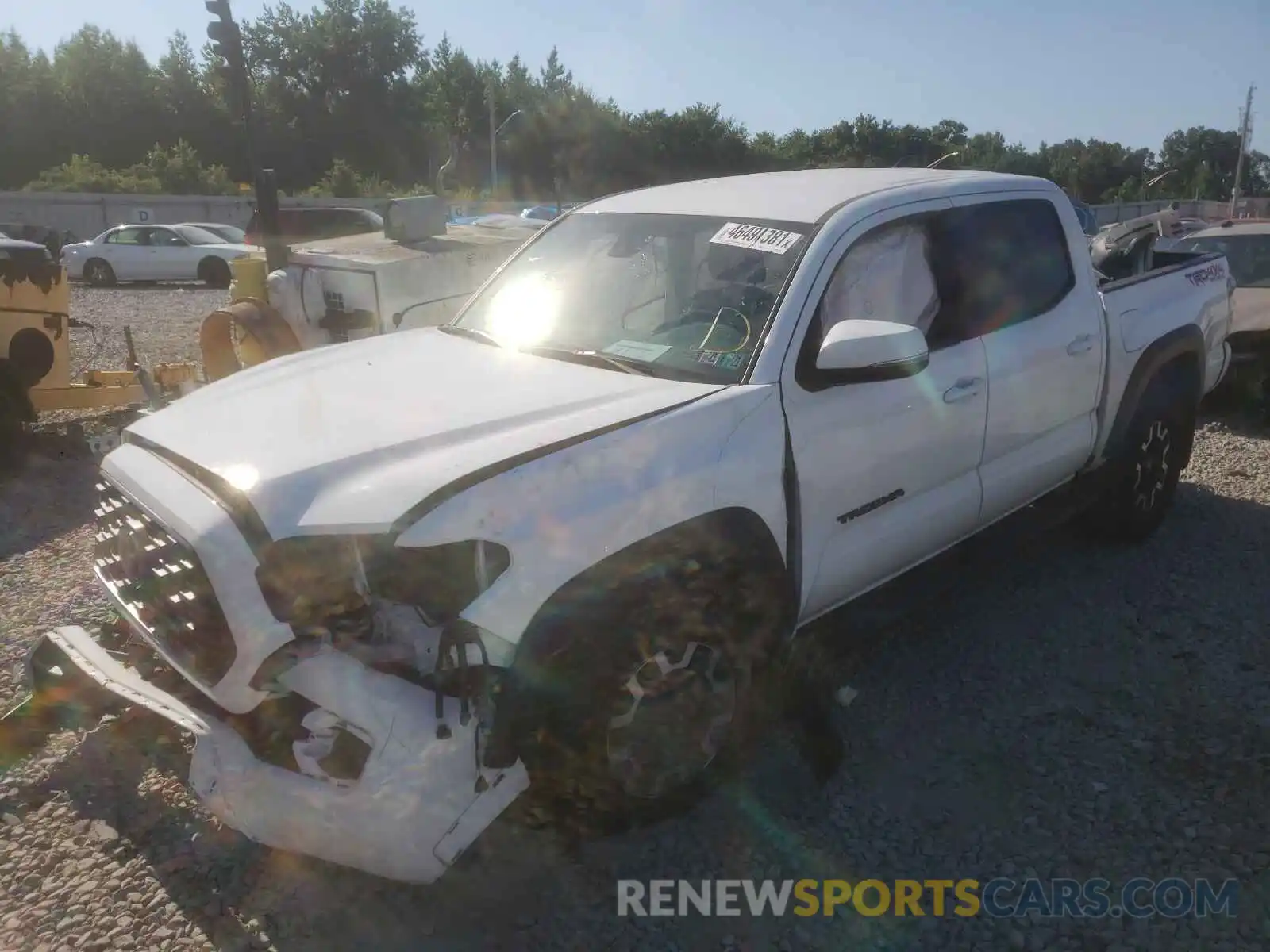 2 Photograph of a damaged car 5TFCZ5AN6LX224637 TOYOTA TACOMA 2020