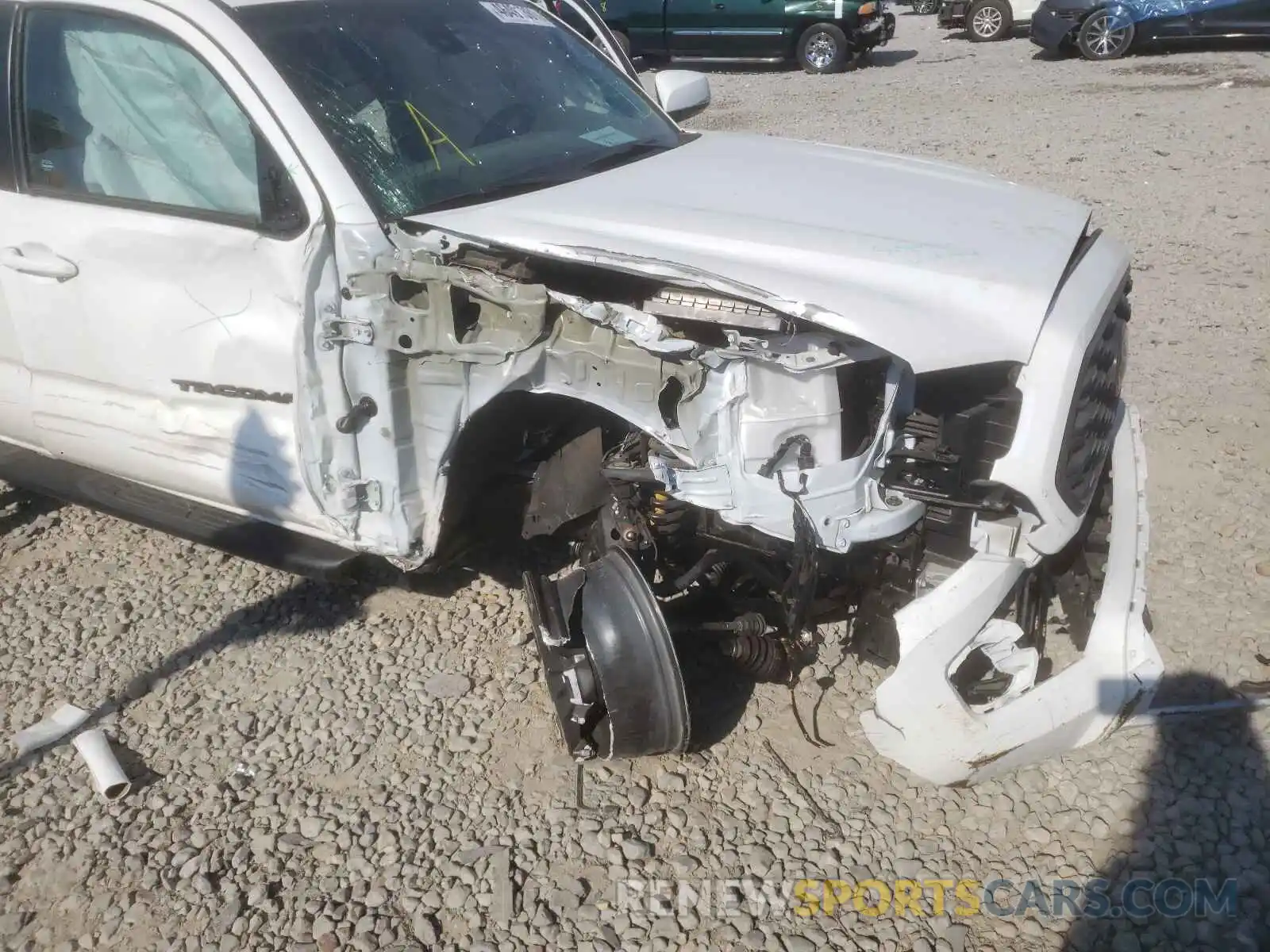 9 Photograph of a damaged car 5TFCZ5AN6LX224637 TOYOTA TACOMA 2020