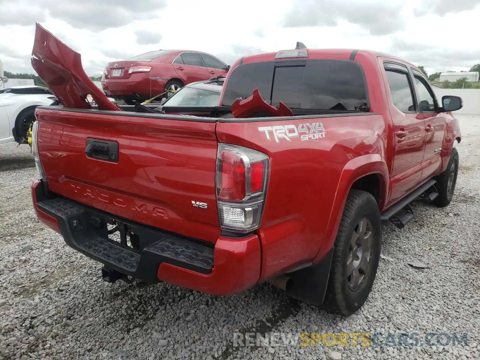 4 Photograph of a damaged car 5TFCZ5AN6LX227165 TOYOTA TACOMA 2020