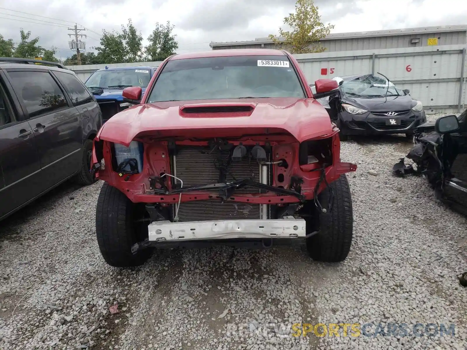 9 Photograph of a damaged car 5TFCZ5AN6LX227165 TOYOTA TACOMA 2020