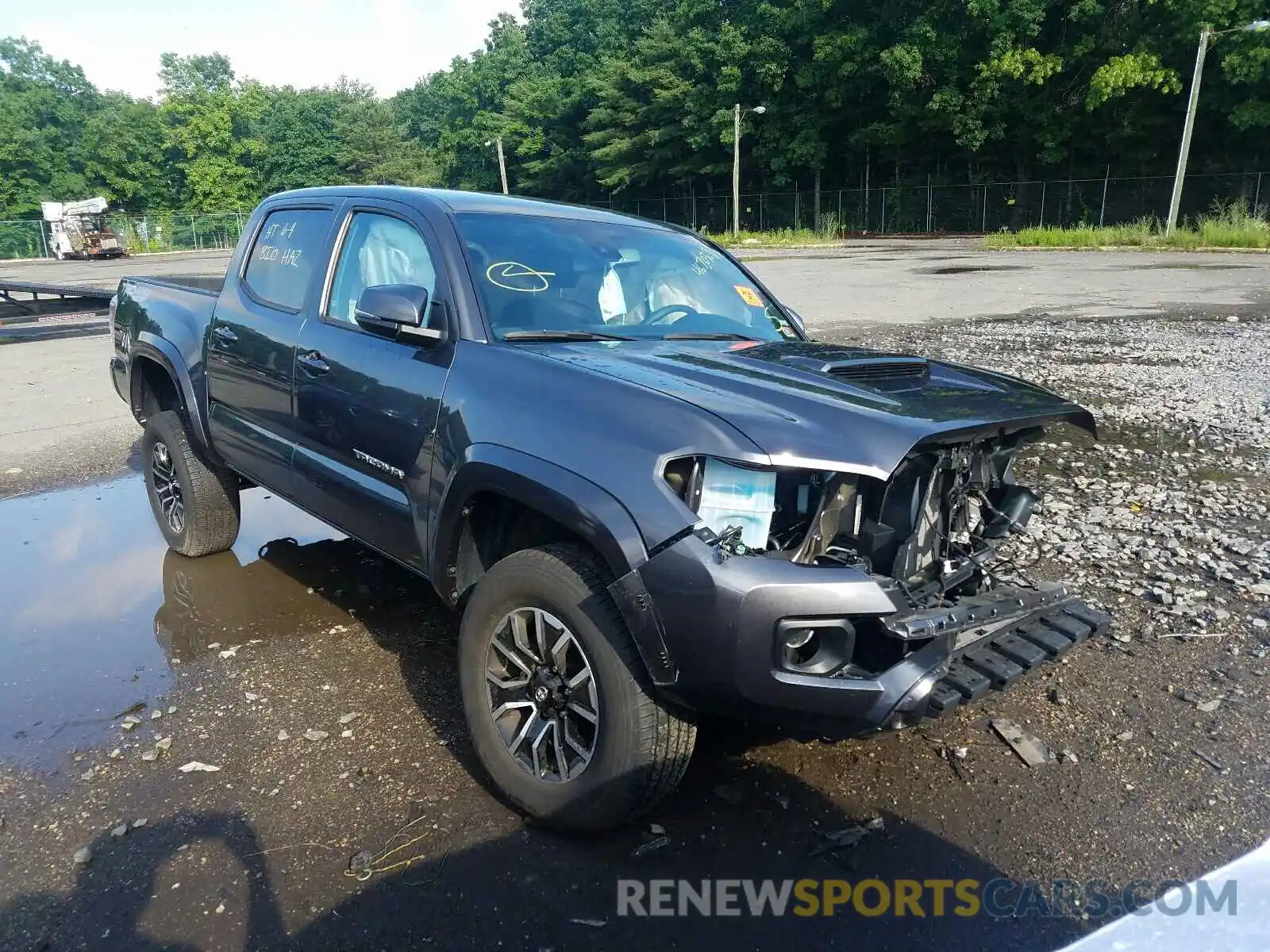 1 Photograph of a damaged car 5TFCZ5AN6LX230938 TOYOTA TACOMA 2020