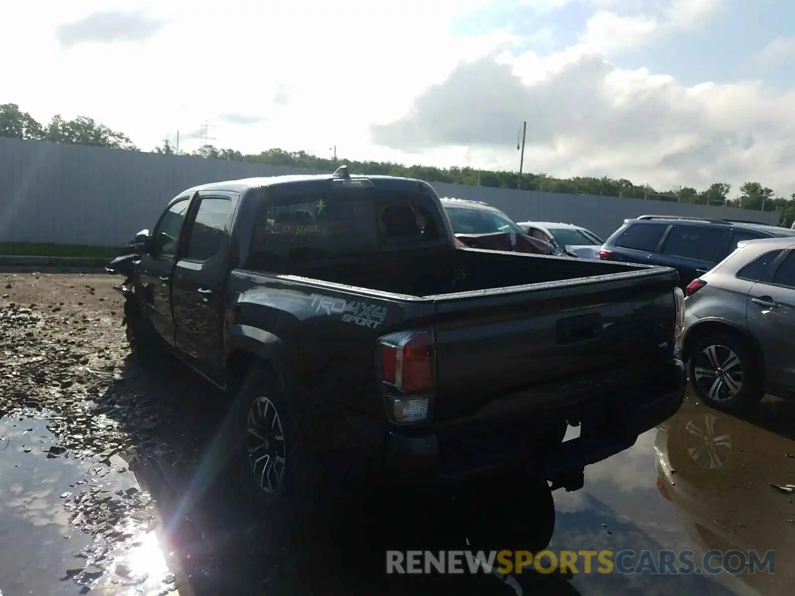 3 Photograph of a damaged car 5TFCZ5AN6LX230938 TOYOTA TACOMA 2020