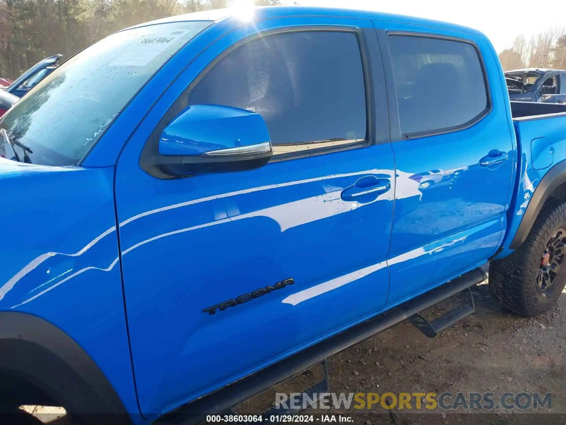 14 Photograph of a damaged car 5TFCZ5AN6LX231183 TOYOTA TACOMA 2020