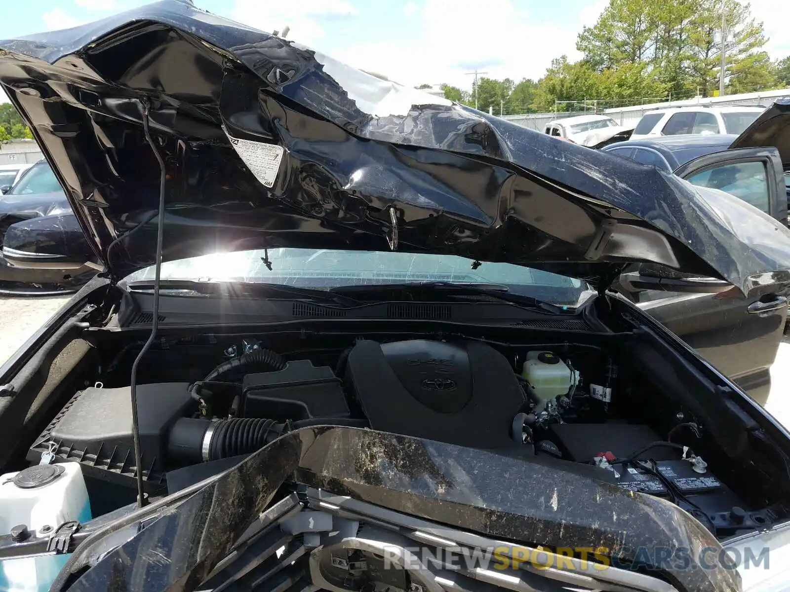 7 Photograph of a damaged car 5TFCZ5AN6LX232558 TOYOTA TACOMA 2020