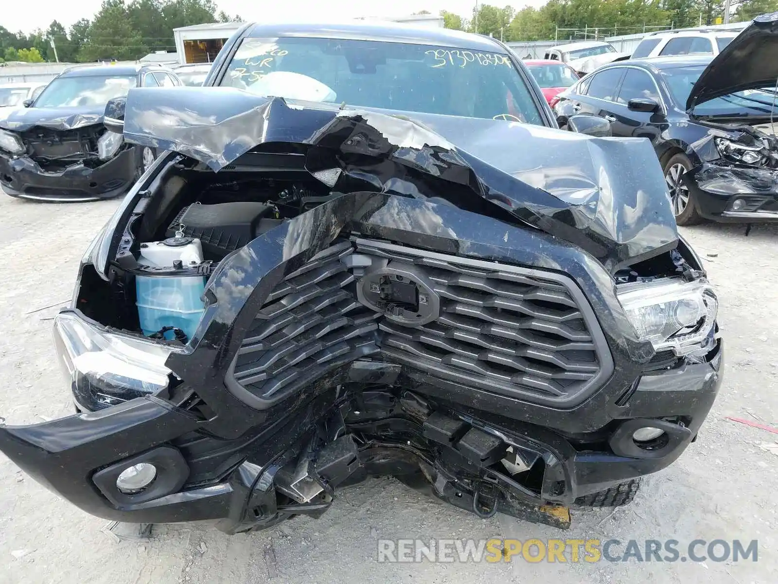 9 Photograph of a damaged car 5TFCZ5AN6LX232558 TOYOTA TACOMA 2020