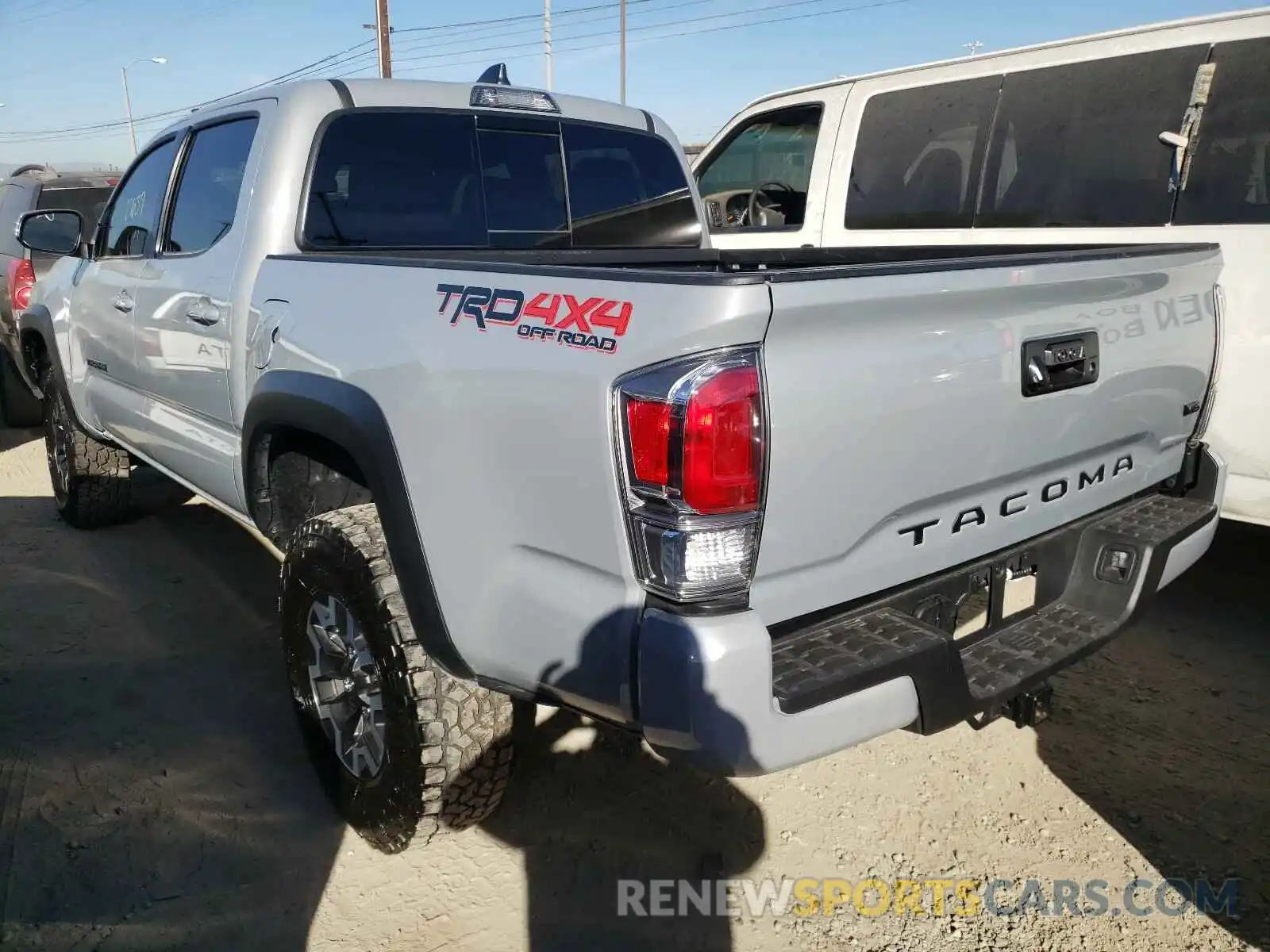 3 Photograph of a damaged car 5TFCZ5AN6LX234794 TOYOTA TACOMA 2020