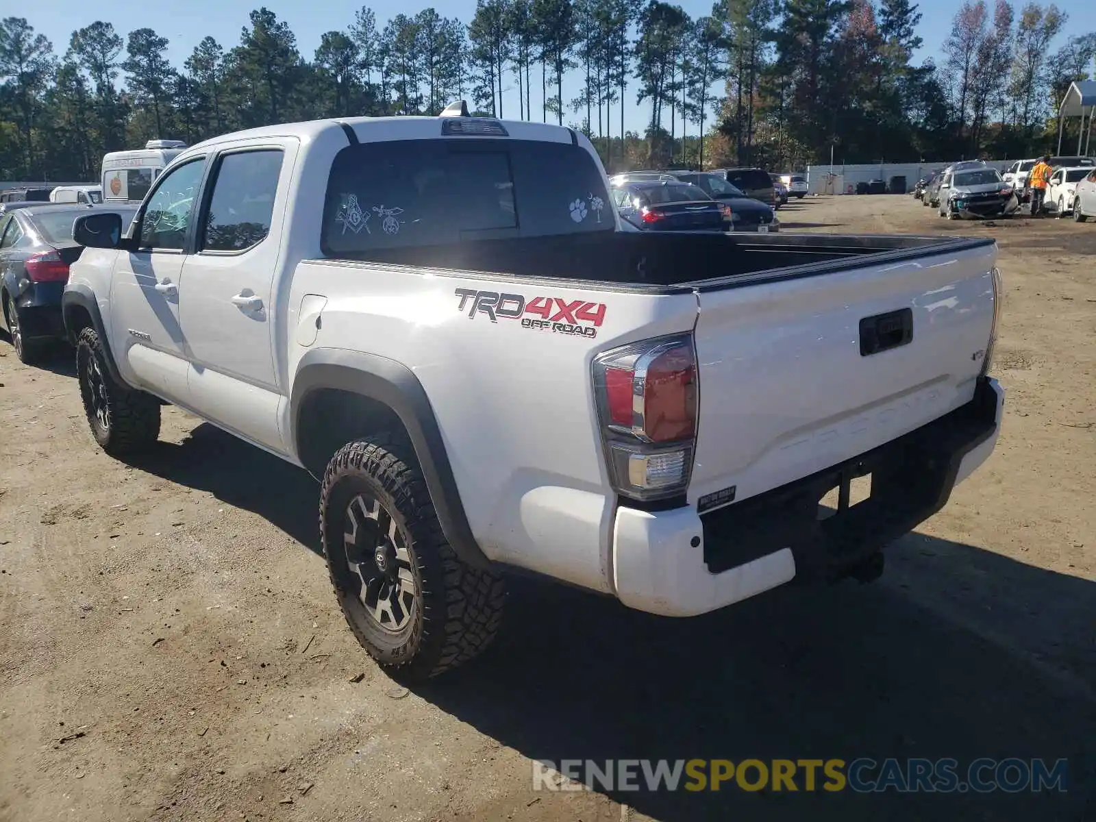 3 Photograph of a damaged car 5TFCZ5AN6LX238683 TOYOTA TACOMA 2020