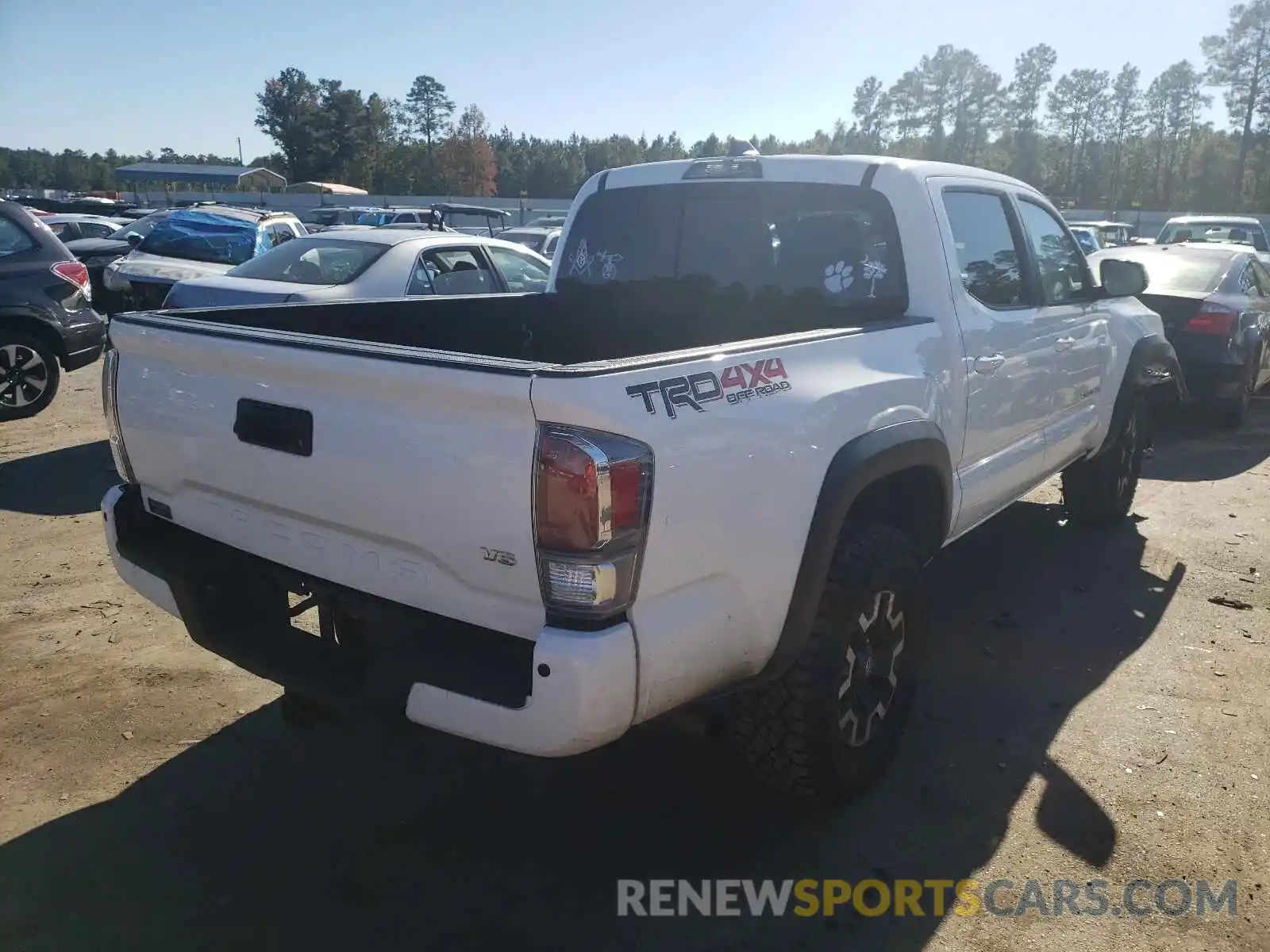 4 Photograph of a damaged car 5TFCZ5AN6LX238683 TOYOTA TACOMA 2020