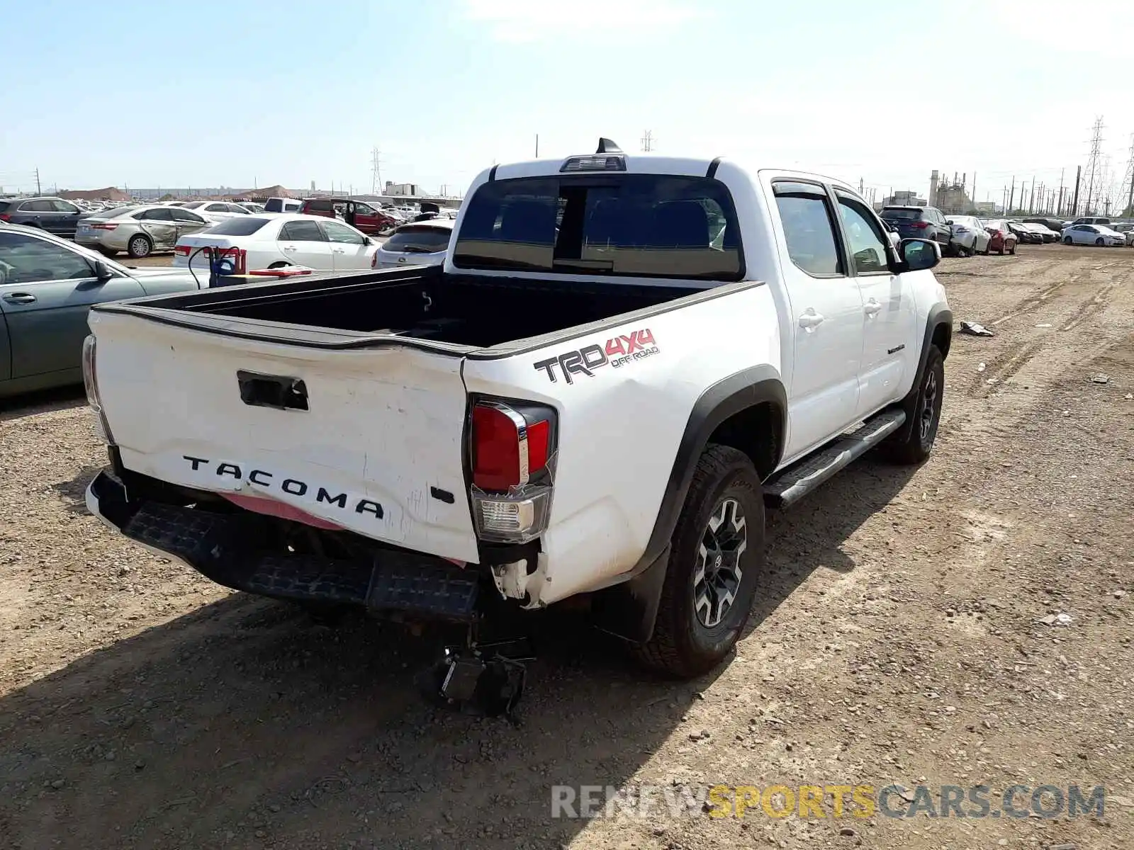 4 Фотография поврежденного автомобиля 5TFCZ5AN6LX238747 TOYOTA TACOMA 2020