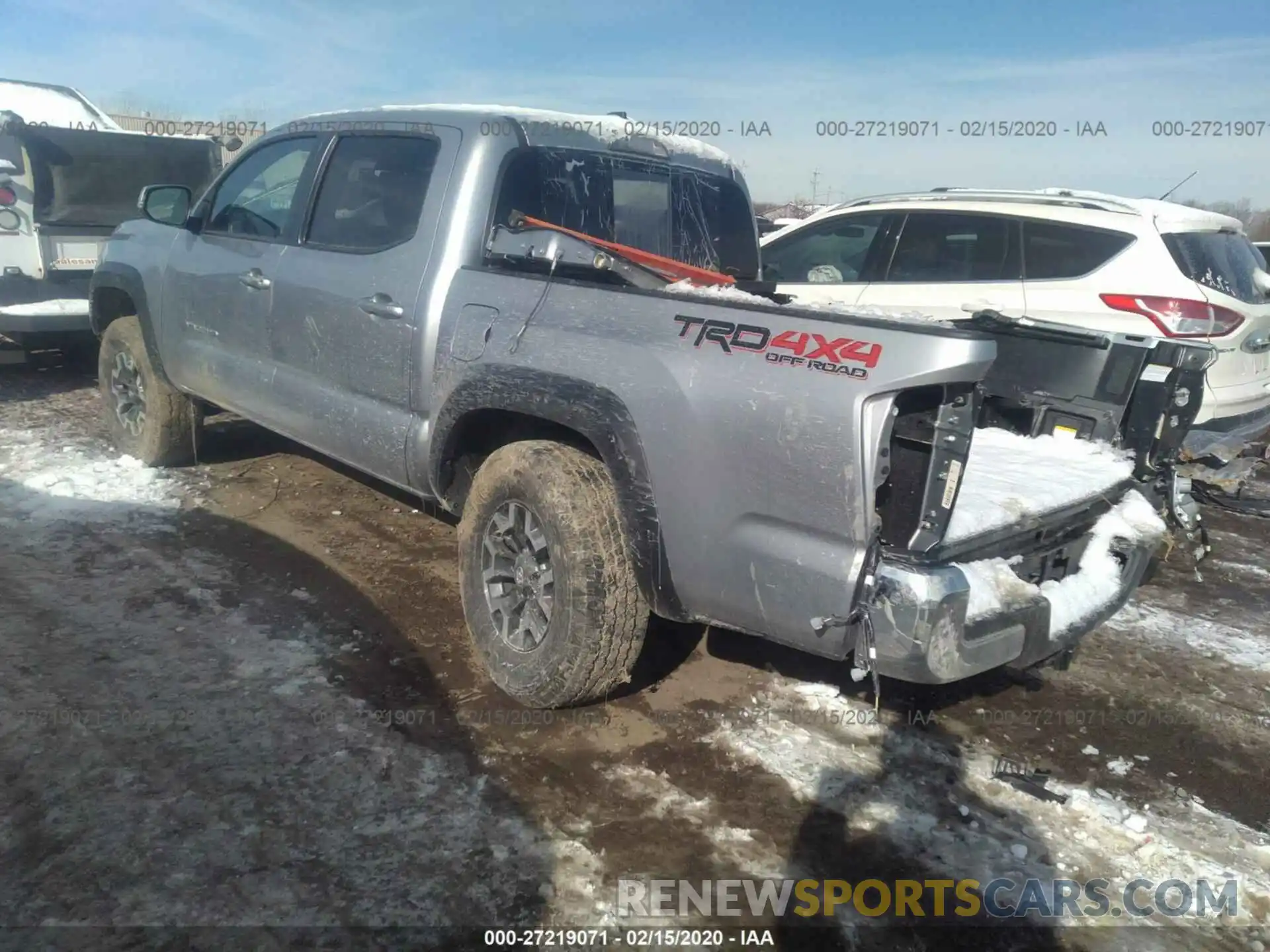 3 Фотография поврежденного автомобиля 5TFCZ5AN7LX214246 TOYOTA TACOMA 2020