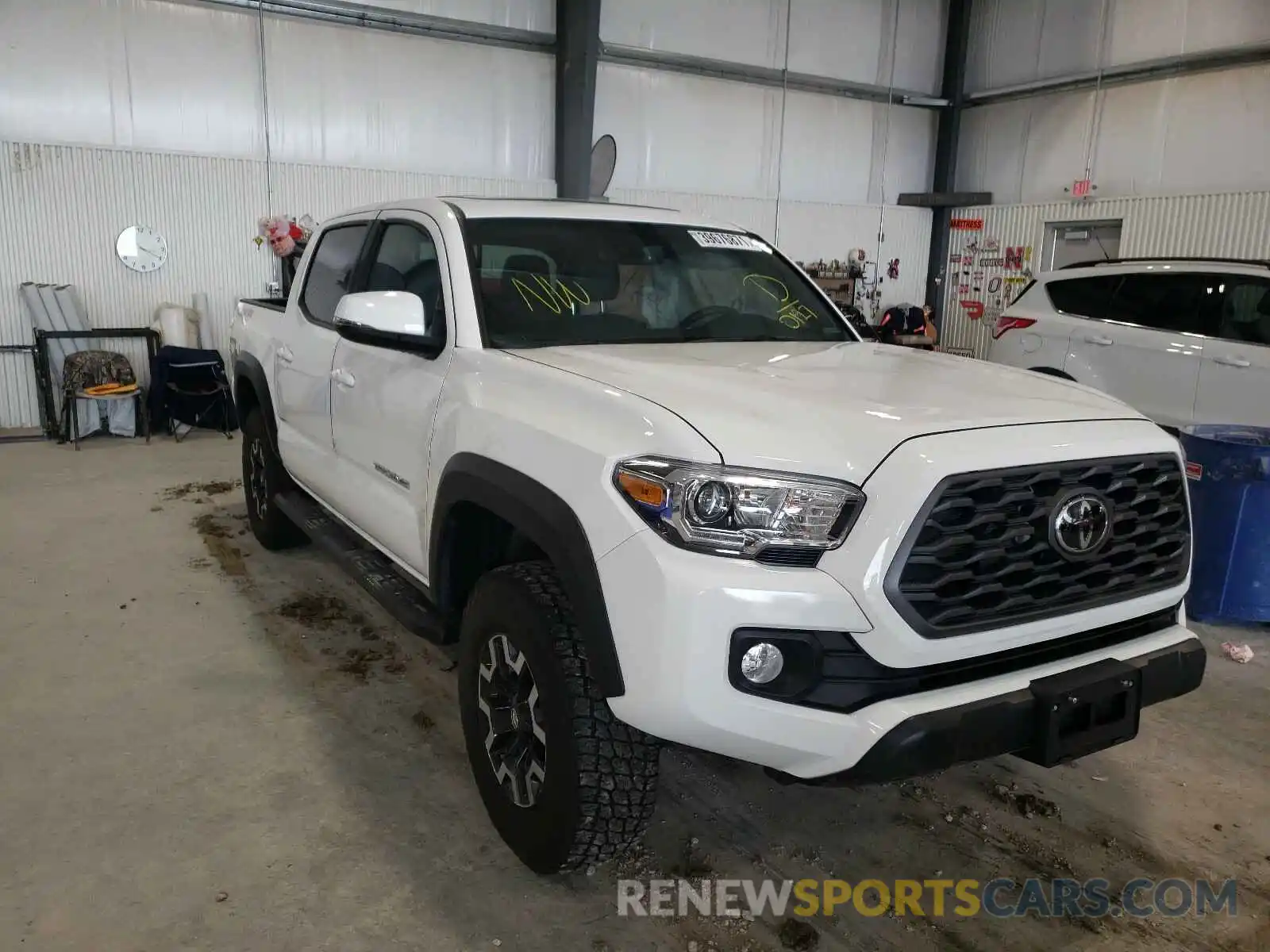 1 Photograph of a damaged car 5TFCZ5AN7LX220127 TOYOTA TACOMA 2020