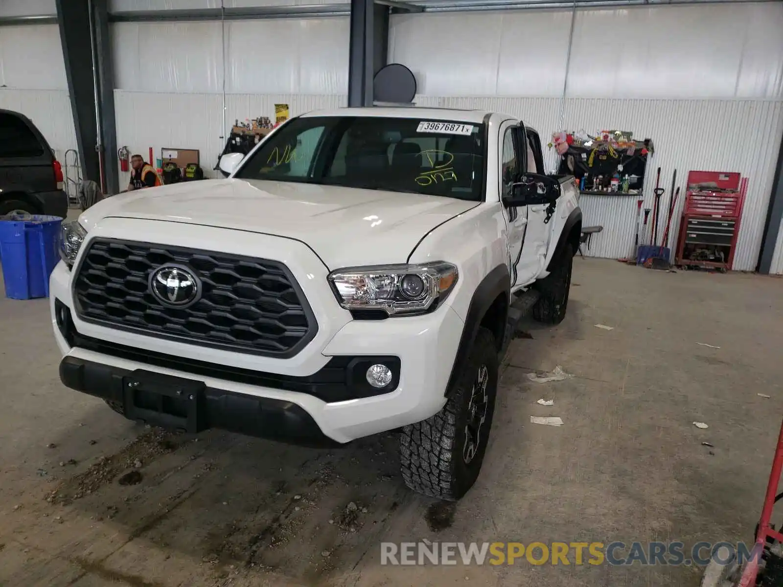 10 Photograph of a damaged car 5TFCZ5AN7LX220127 TOYOTA TACOMA 2020