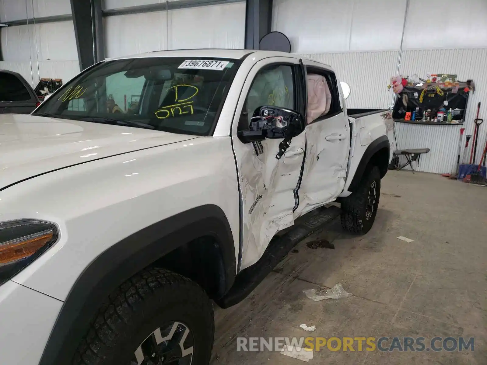 9 Photograph of a damaged car 5TFCZ5AN7LX220127 TOYOTA TACOMA 2020