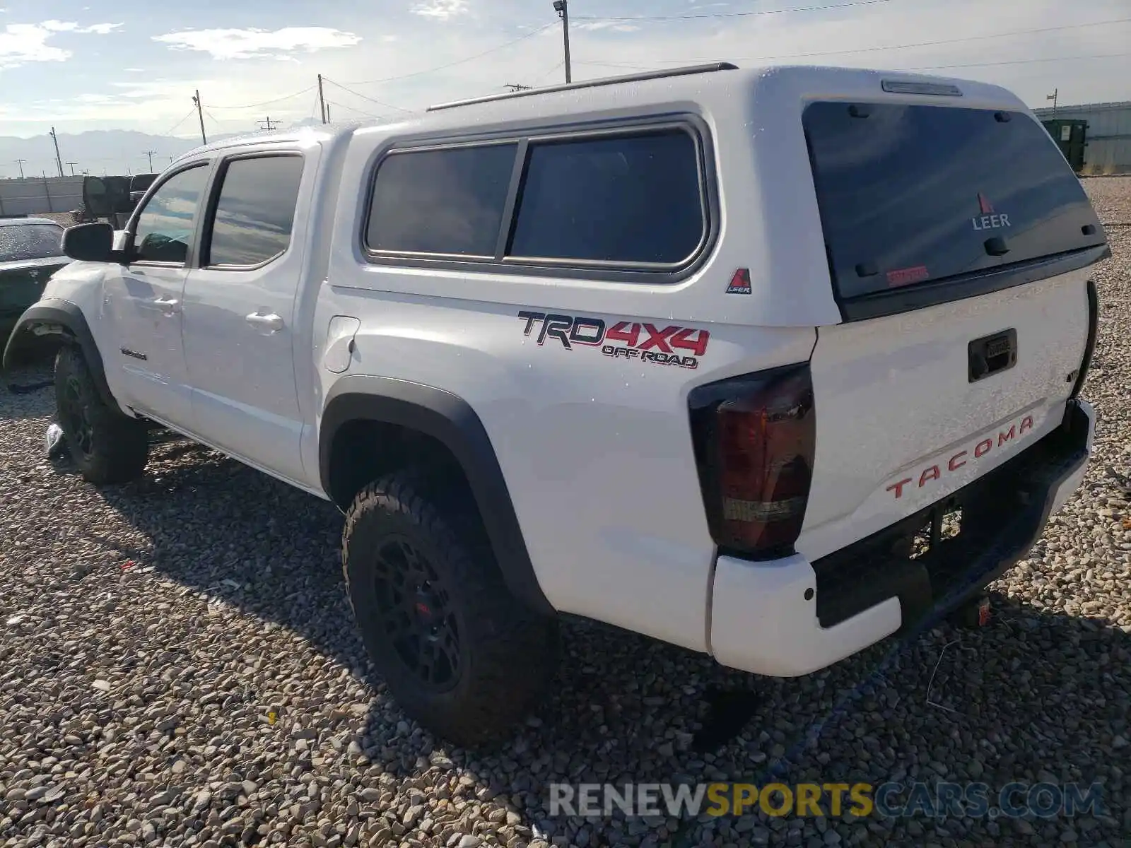 3 Photograph of a damaged car 5TFCZ5AN7LX220192 TOYOTA TACOMA 2020