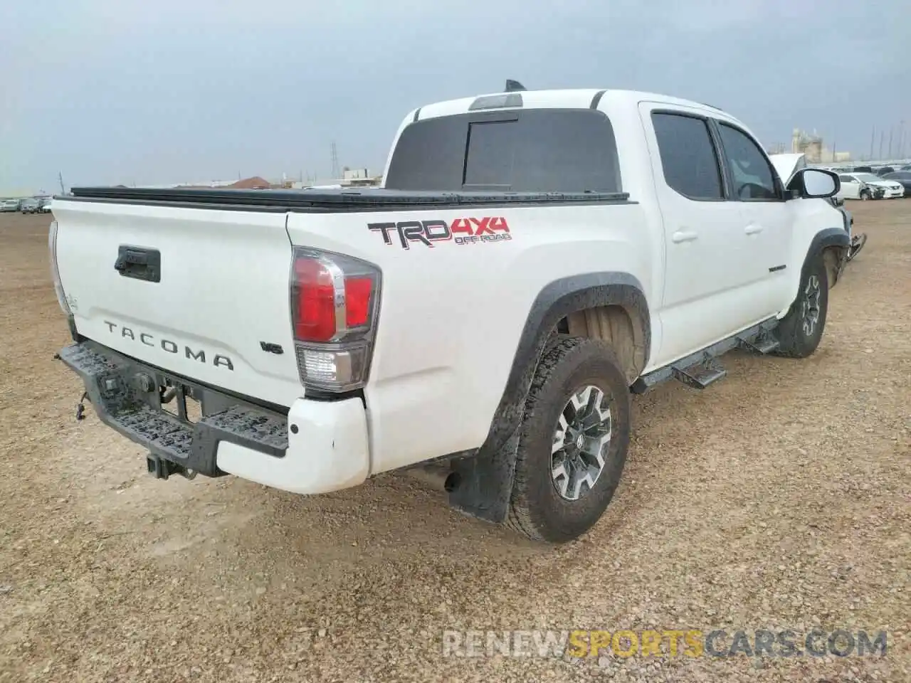 4 Photograph of a damaged car 5TFCZ5AN7LX222606 TOYOTA TACOMA 2020