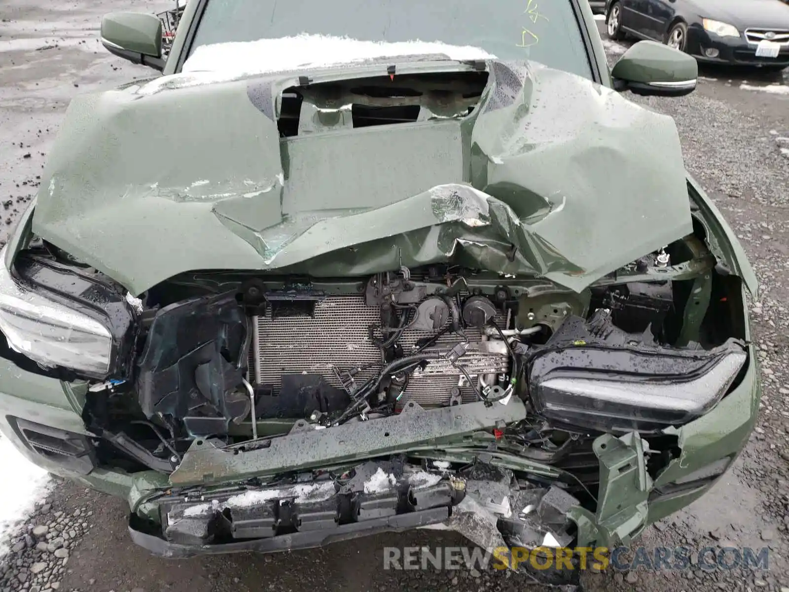 7 Photograph of a damaged car 5TFCZ5AN7LX225280 TOYOTA TACOMA 2020