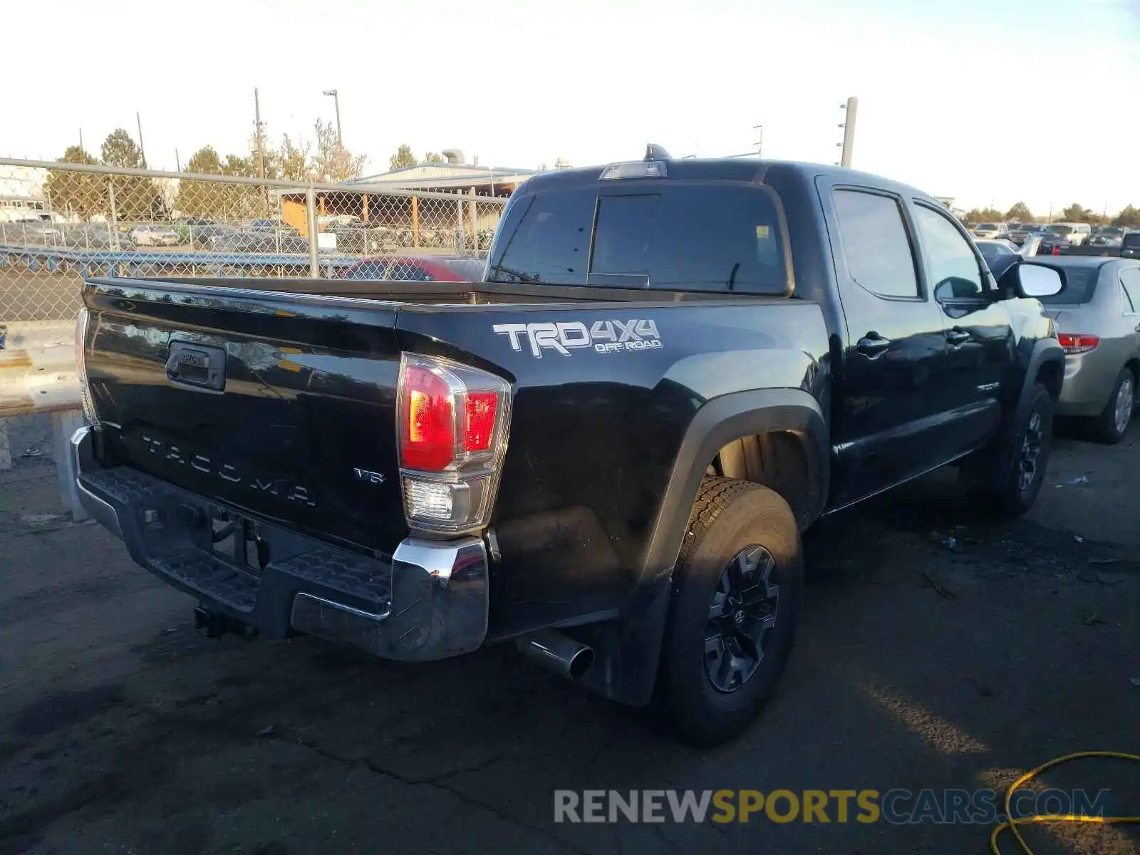 4 Photograph of a damaged car 5TFCZ5AN7LX225313 TOYOTA TACOMA 2020