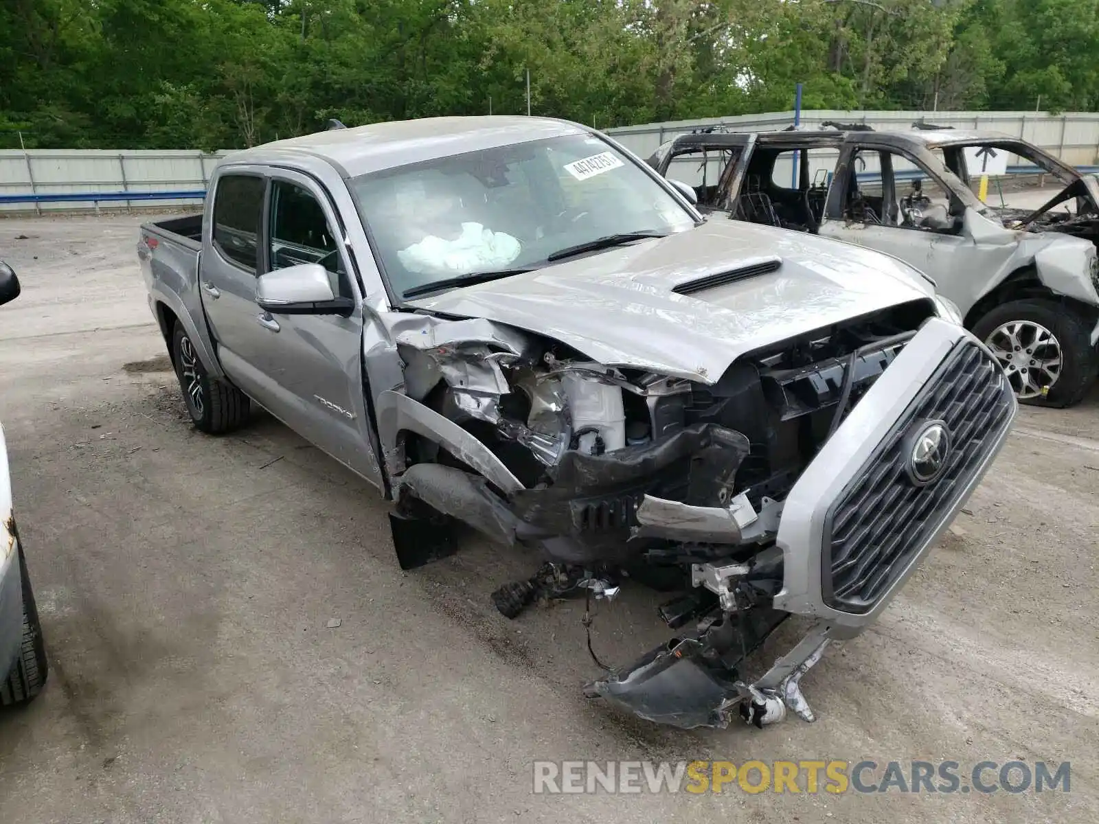 1 Photograph of a damaged car 5TFCZ5AN7LX226140 TOYOTA TACOMA 2020