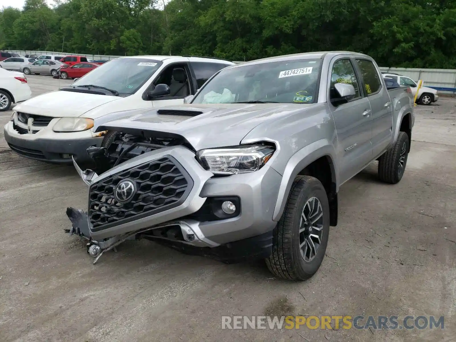 2 Photograph of a damaged car 5TFCZ5AN7LX226140 TOYOTA TACOMA 2020