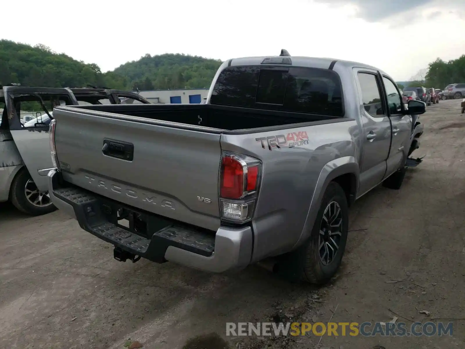 4 Фотография поврежденного автомобиля 5TFCZ5AN7LX226140 TOYOTA TACOMA 2020