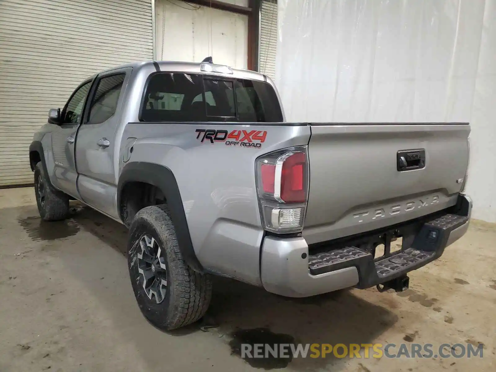 3 Photograph of a damaged car 5TFCZ5AN7LX226283 TOYOTA TACOMA 2020