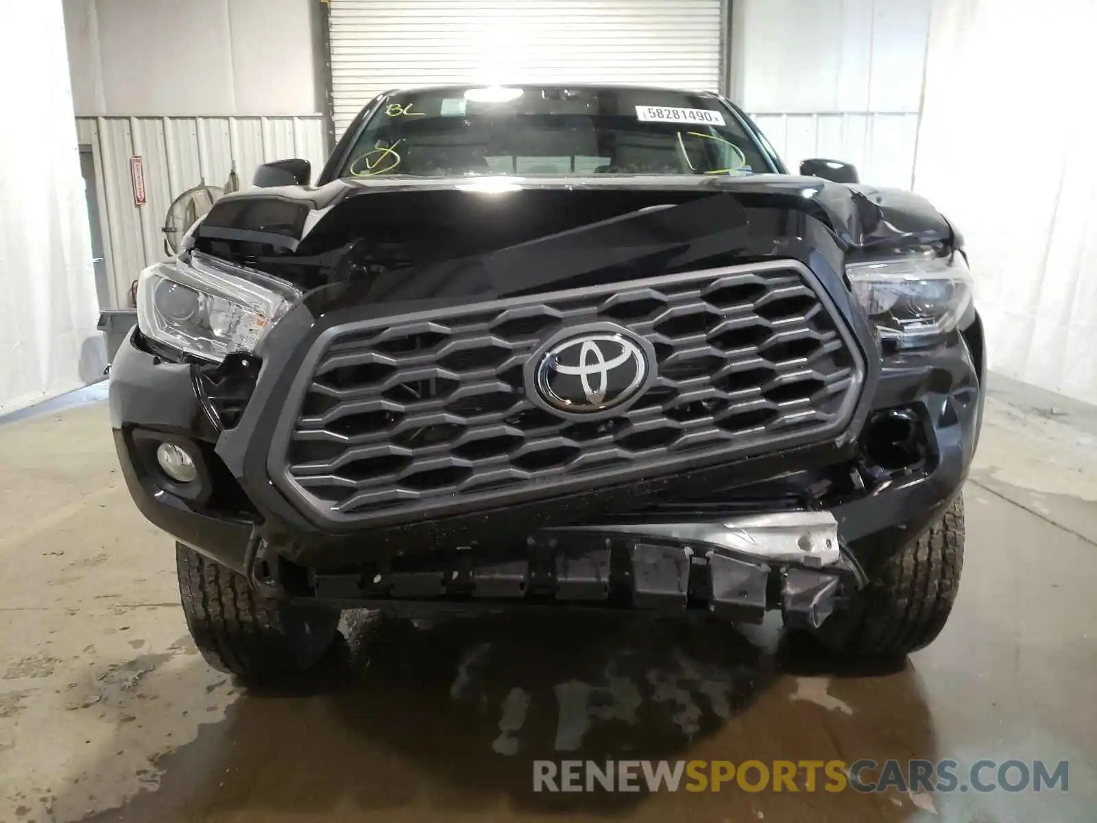 9 Photograph of a damaged car 5TFCZ5AN7LX230706 TOYOTA TACOMA 2020