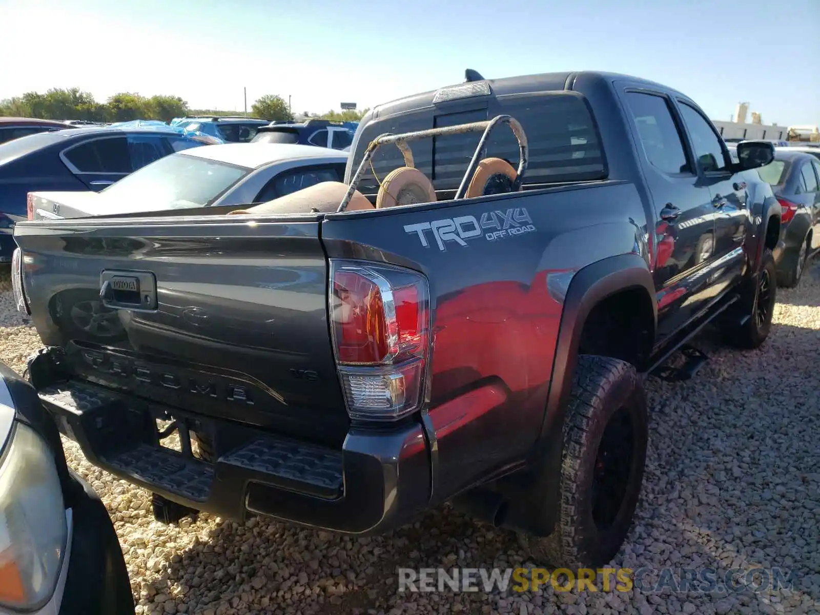 4 Photograph of a damaged car 5TFCZ5AN7LX233766 TOYOTA TACOMA 2020