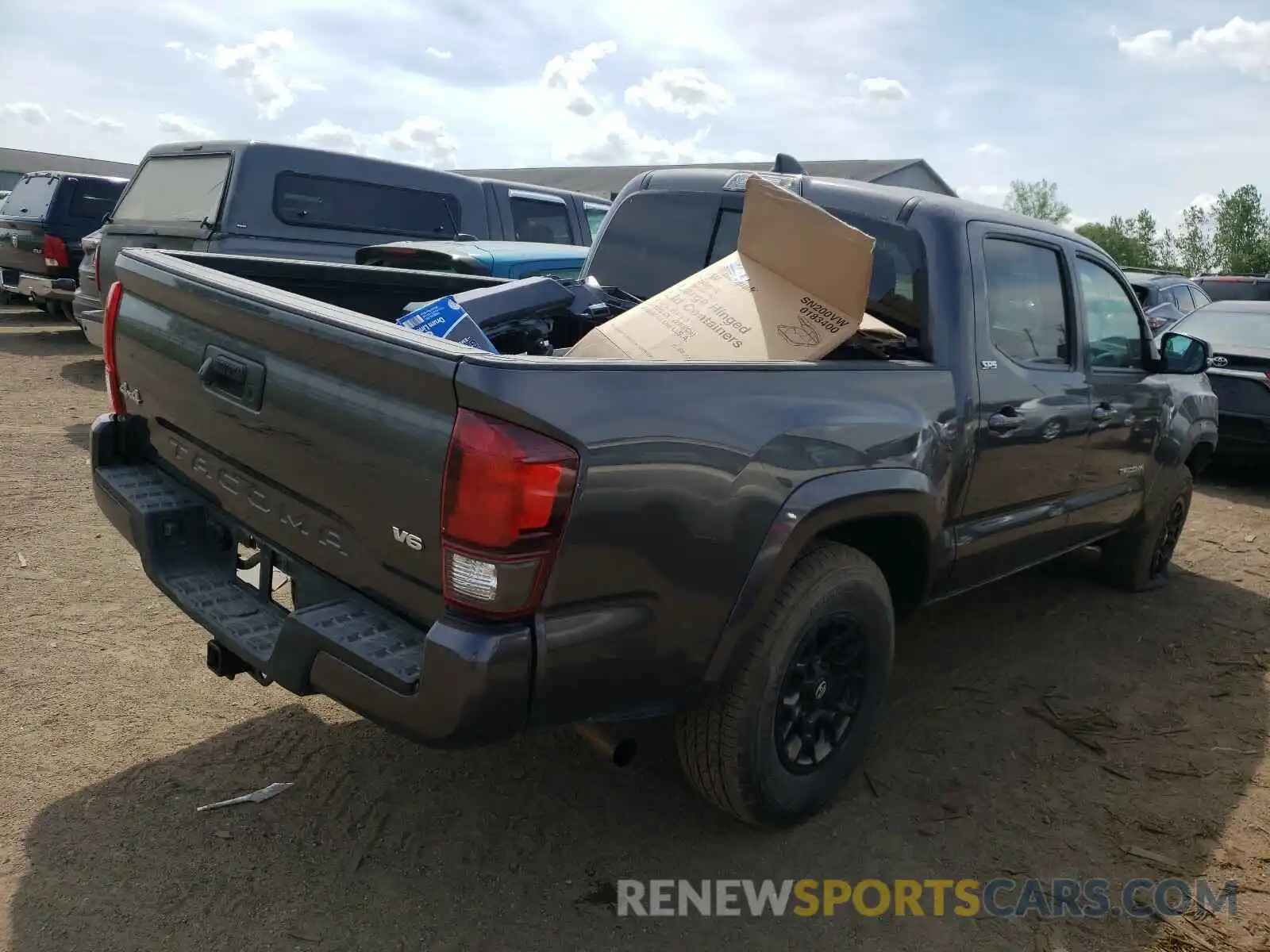 4 Фотография поврежденного автомобиля 5TFCZ5AN7LX234447 TOYOTA TACOMA 2020