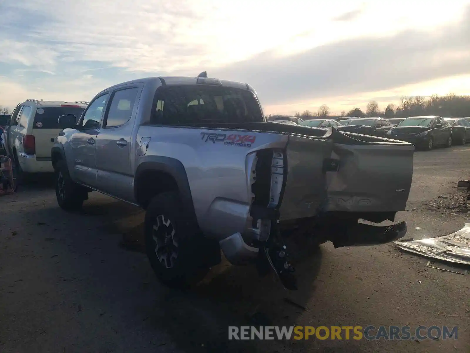 3 Photograph of a damaged car 5TFCZ5AN7LX236411 TOYOTA TACOMA 2020