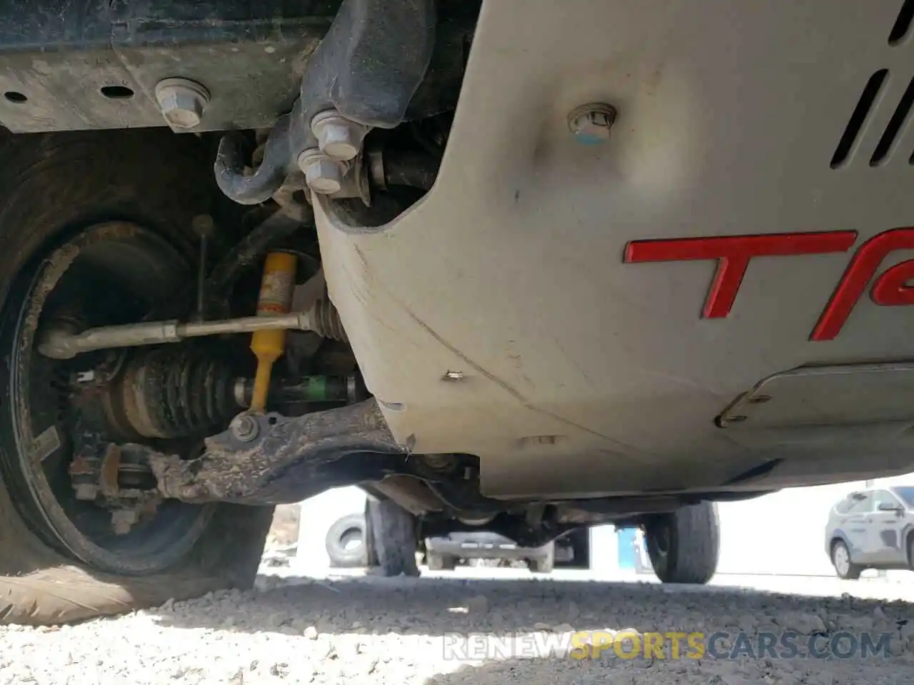 9 Photograph of a damaged car 5TFCZ5AN7LX239485 TOYOTA TACOMA 2020