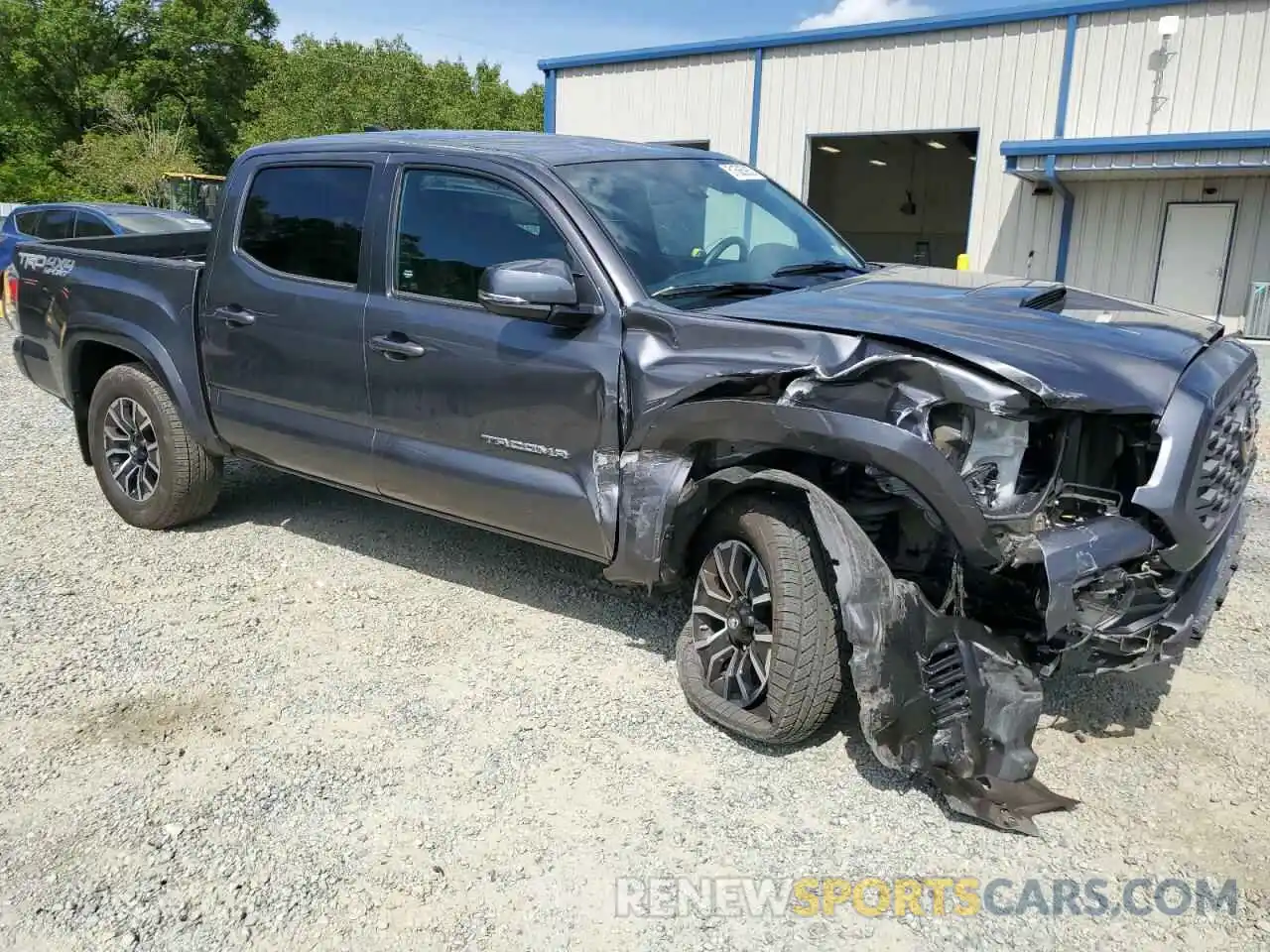 4 Photograph of a damaged car 5TFCZ5AN7LX240314 TOYOTA TACOMA 2020