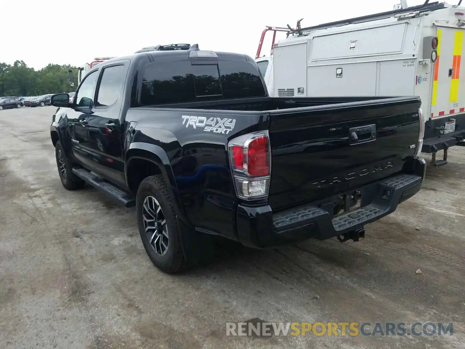 3 Photograph of a damaged car 5TFCZ5AN8LX212778 TOYOTA TACOMA 2020