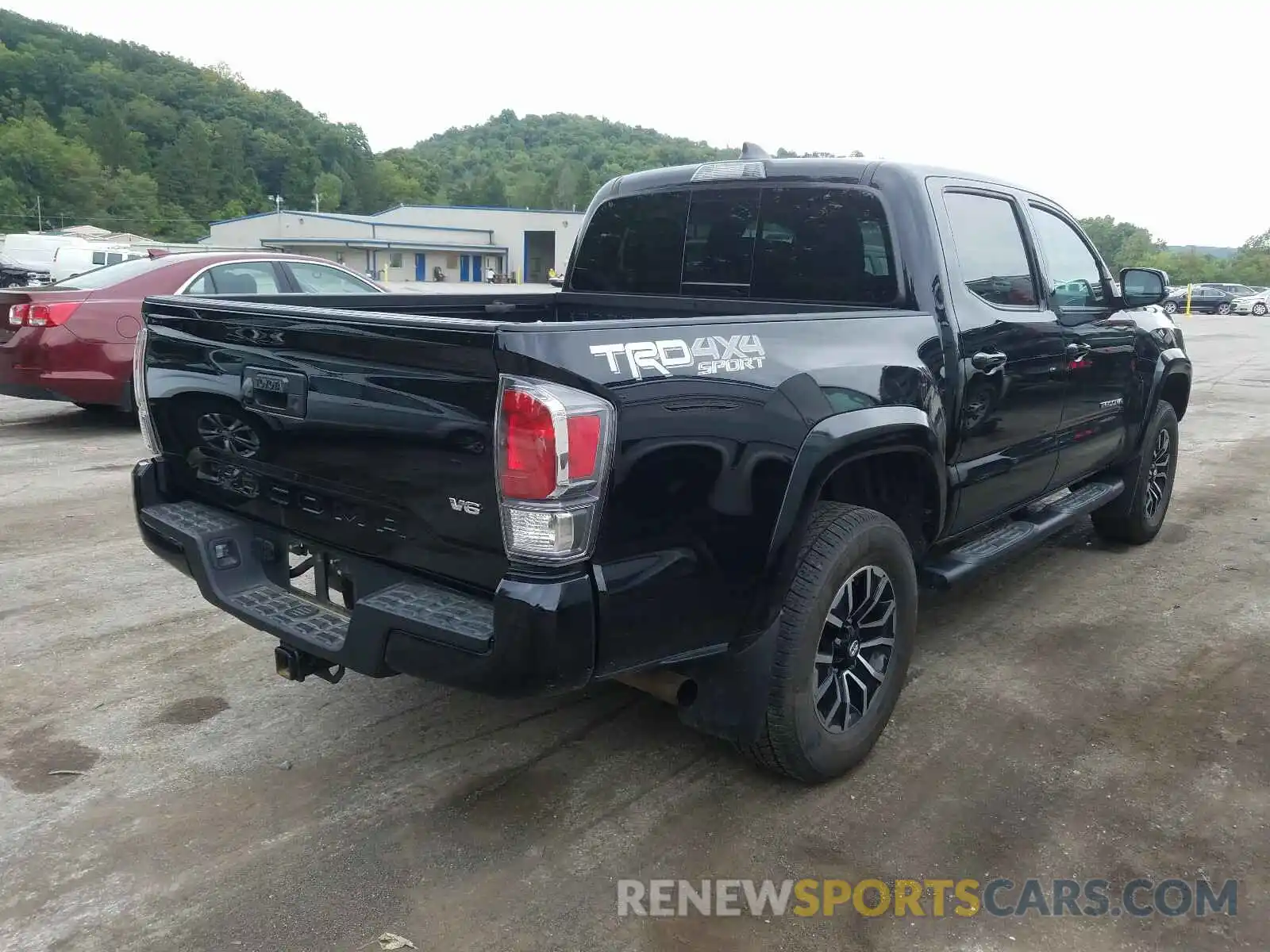 4 Photograph of a damaged car 5TFCZ5AN8LX212778 TOYOTA TACOMA 2020