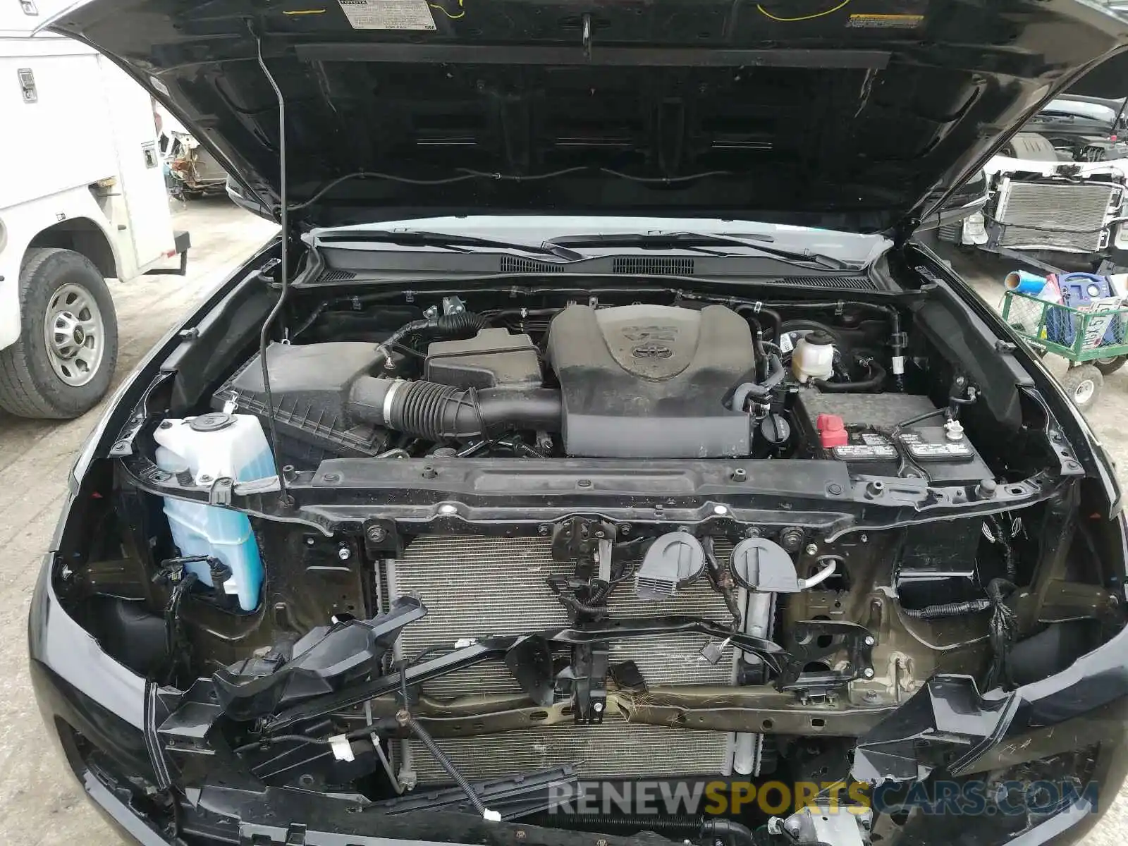 7 Photograph of a damaged car 5TFCZ5AN8LX212778 TOYOTA TACOMA 2020