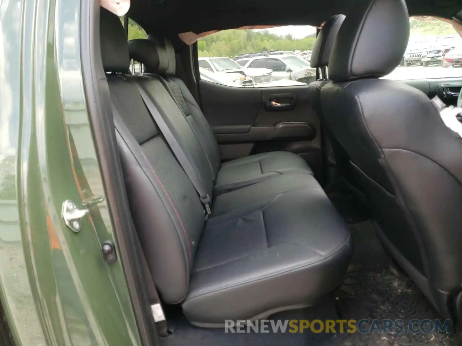 6 Photograph of a damaged car 5TFCZ5AN8LX214918 TOYOTA TACOMA 2020