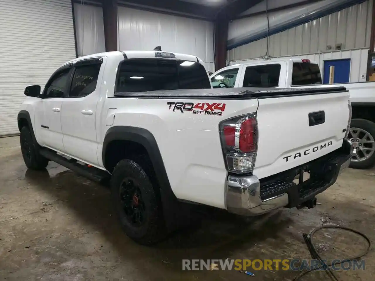 3 Photograph of a damaged car 5TFCZ5AN8LX222128 TOYOTA TACOMA 2020