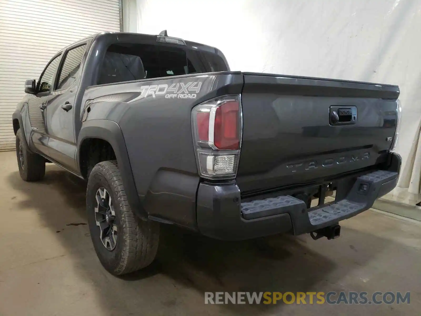 3 Photograph of a damaged car 5TFCZ5AN8LX223909 TOYOTA TACOMA 2020