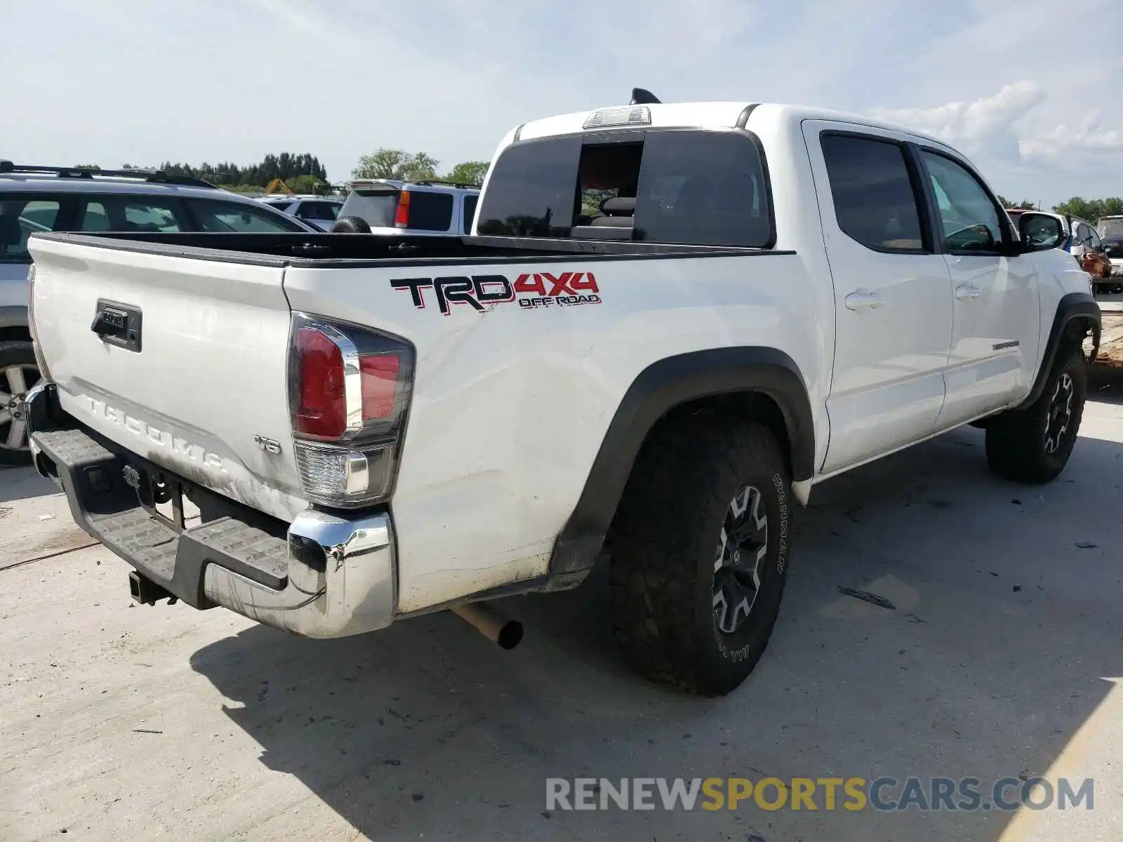 4 Photograph of a damaged car 5TFCZ5AN8LX225594 TOYOTA TACOMA 2020