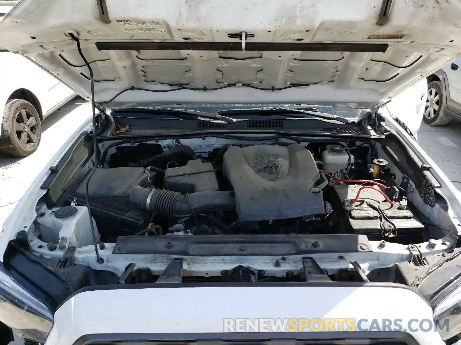 7 Photograph of a damaged car 5TFCZ5AN8LX225594 TOYOTA TACOMA 2020