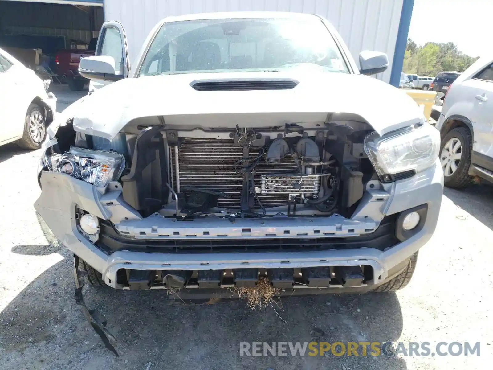 9 Photograph of a damaged car 5TFCZ5AN8LX227751 TOYOTA TACOMA 2020