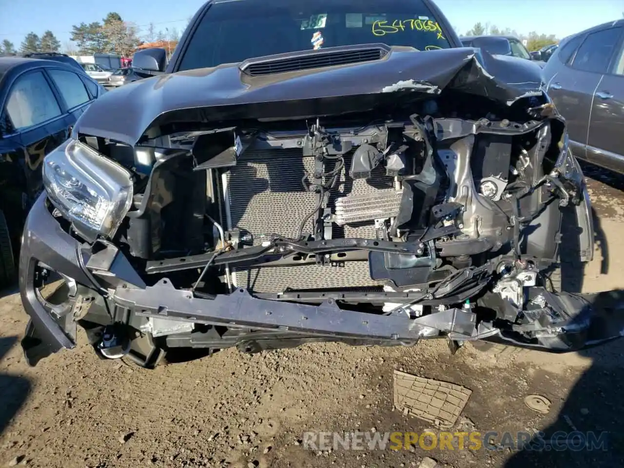 9 Photograph of a damaged car 5TFCZ5AN8LX232724 TOYOTA TACOMA 2020