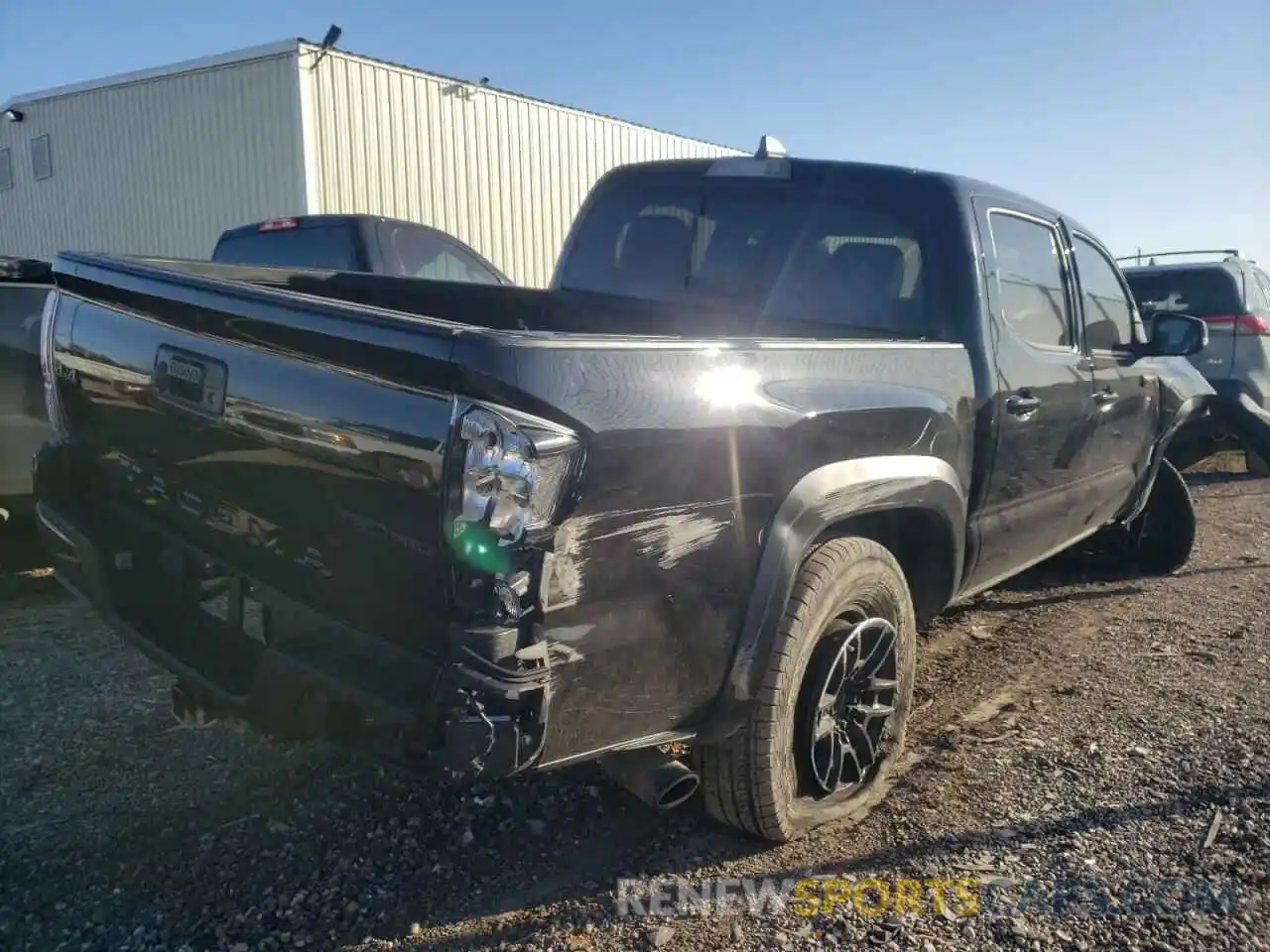 4 Photograph of a damaged car 5TFCZ5AN8LX233887 TOYOTA TACOMA 2020