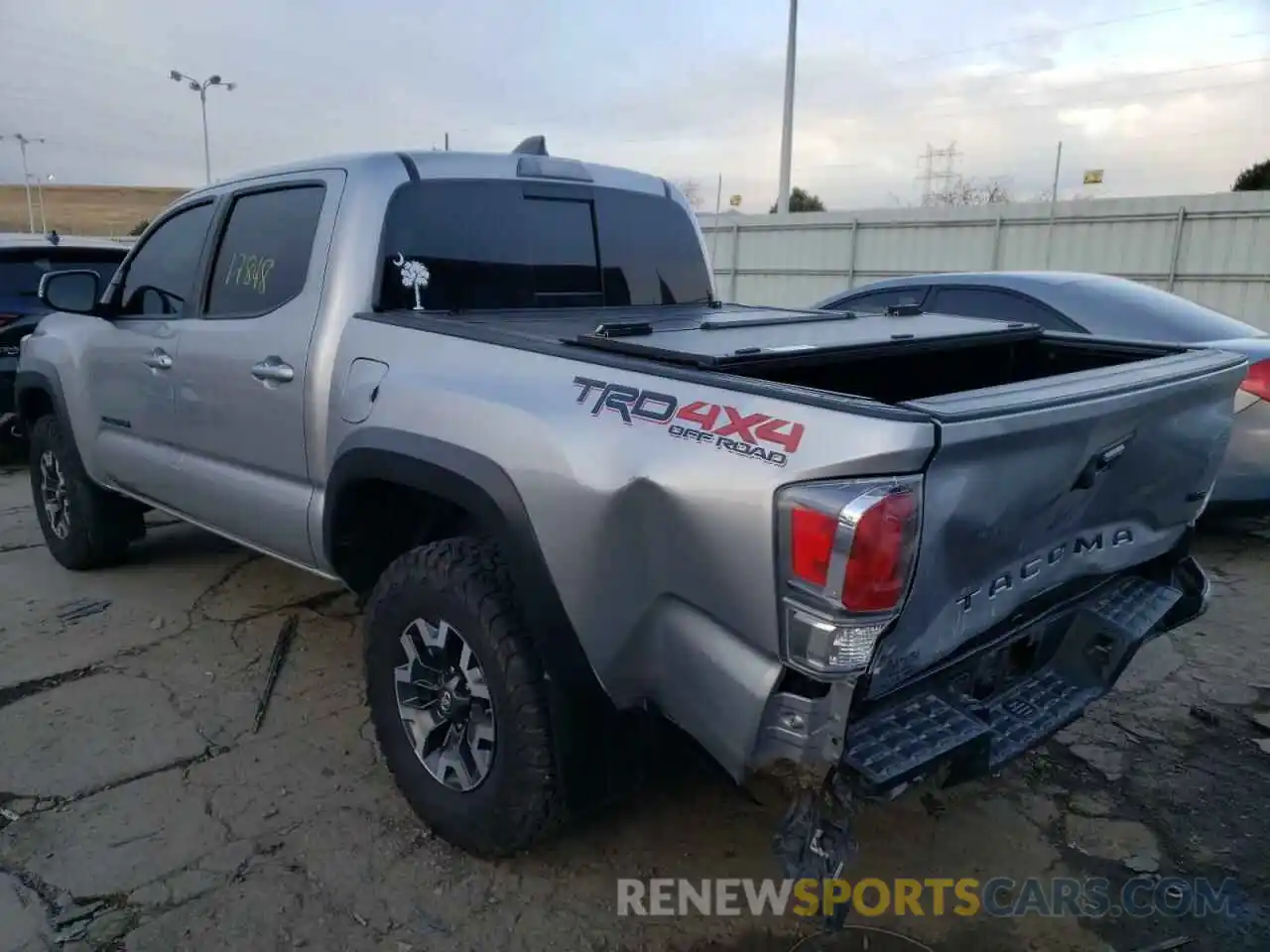 3 Photograph of a damaged car 5TFCZ5AN8LX235820 TOYOTA TACOMA 2020