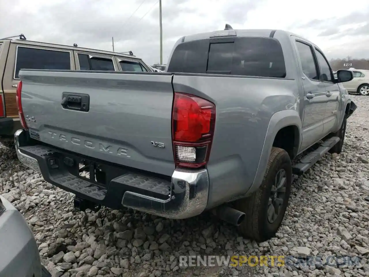 4 Фотография поврежденного автомобиля 5TFCZ5AN8LX243464 TOYOTA TACOMA 2020