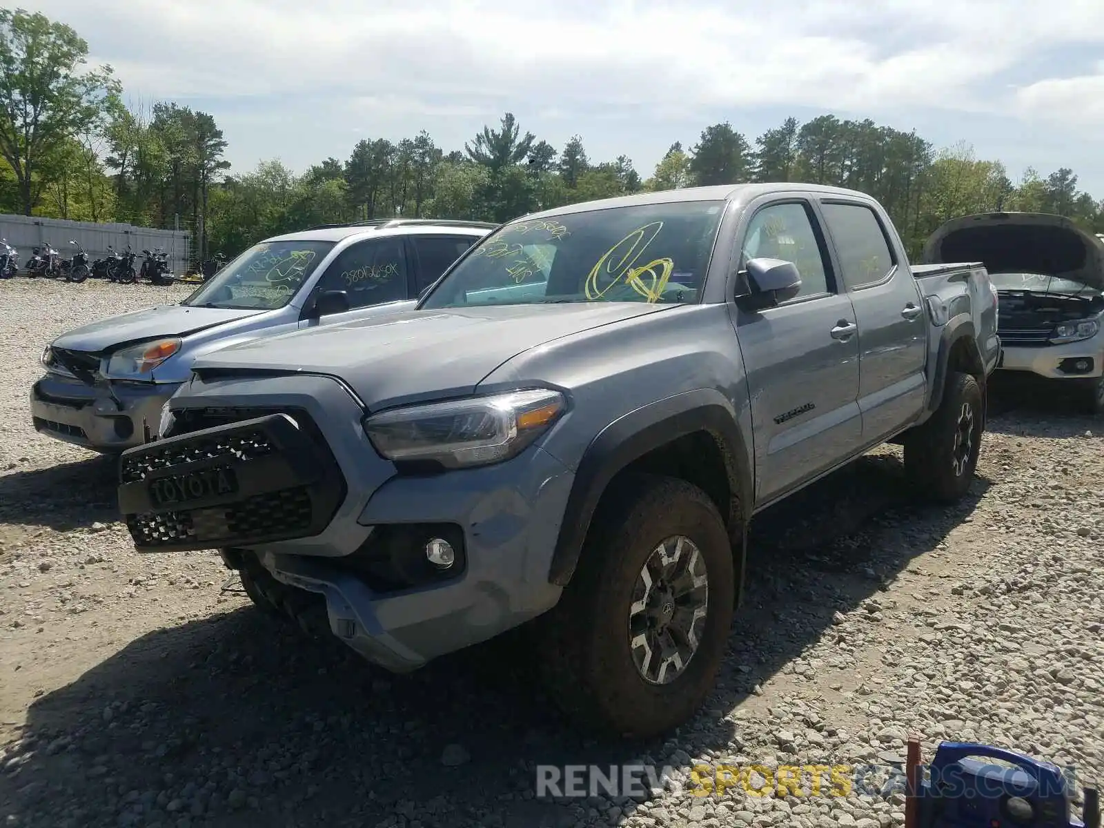 2 Photograph of a damaged car 5TFCZ5AN9LX220386 TOYOTA TACOMA 2020