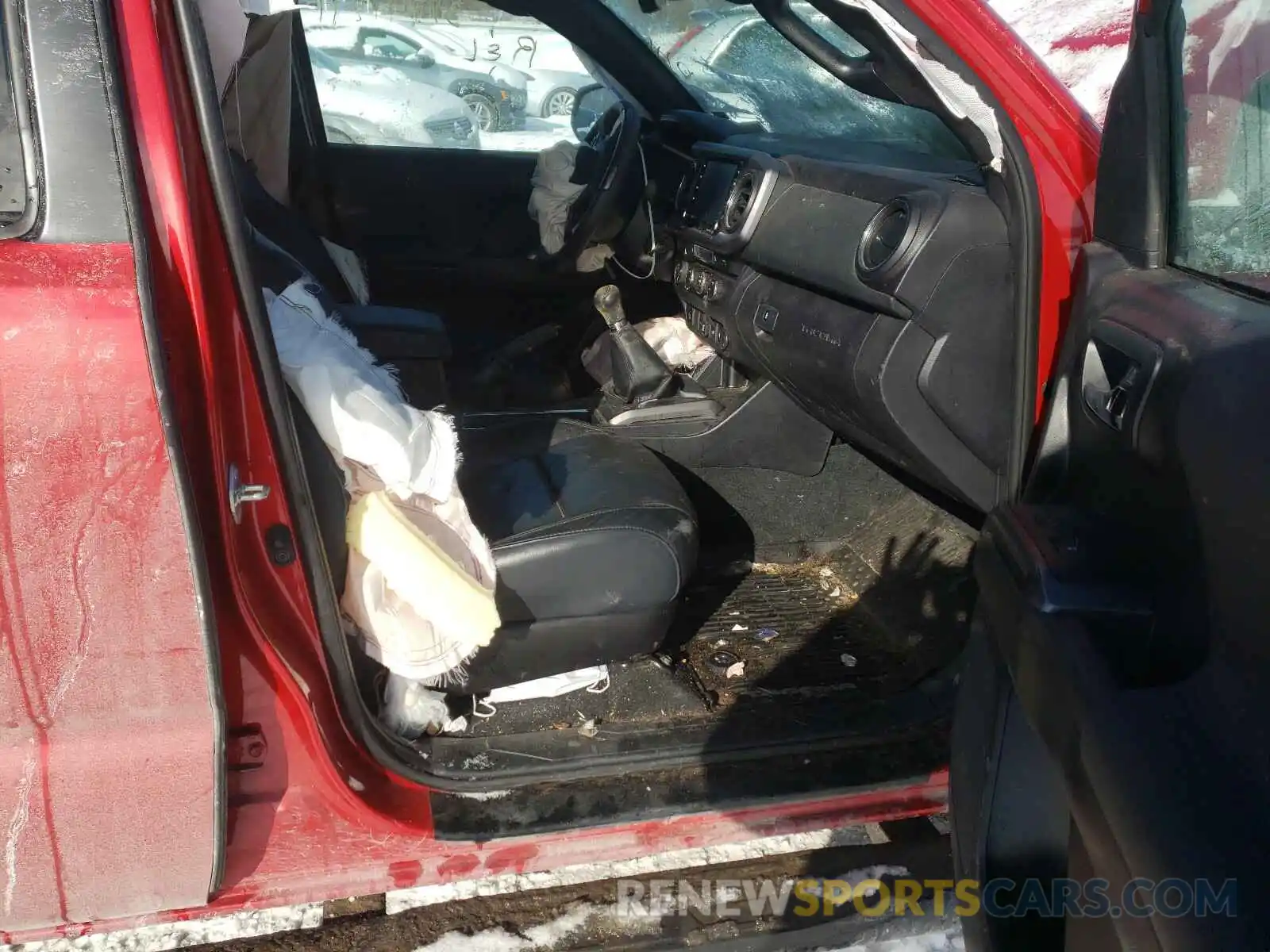 5 Photograph of a damaged car 5TFCZ5AN9LX223238 TOYOTA TACOMA 2020