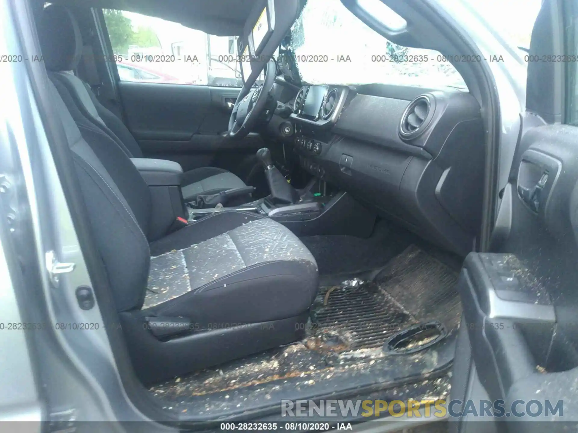 5 Photograph of a damaged car 5TFCZ5AN9LX223949 TOYOTA TACOMA 2020