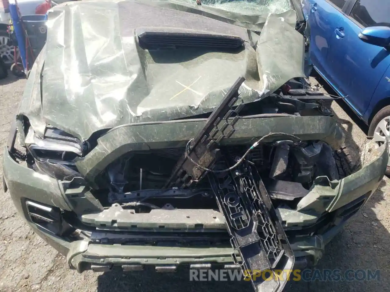 7 Photograph of a damaged car 5TFCZ5AN9LX227161 TOYOTA TACOMA 2020